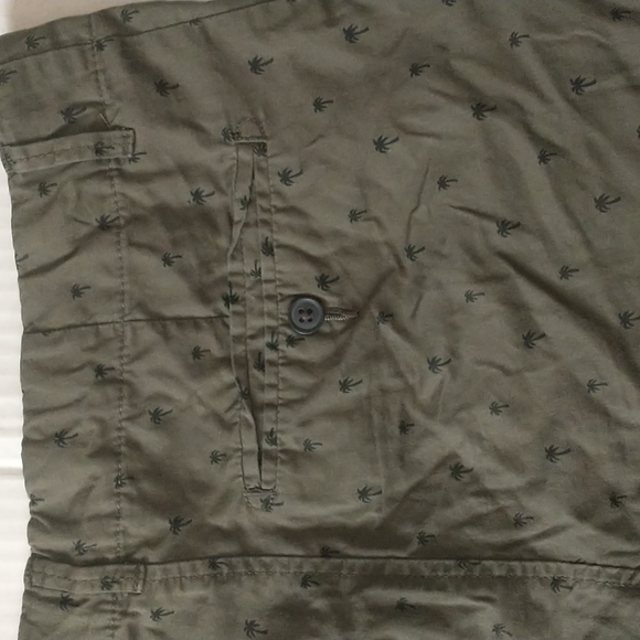 EUC H&M adjustable waist shorts, dark olive green w/black palm tree print - Picture 5 of 5